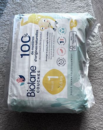 Couches de marque biolane, love et Green puis Huggies