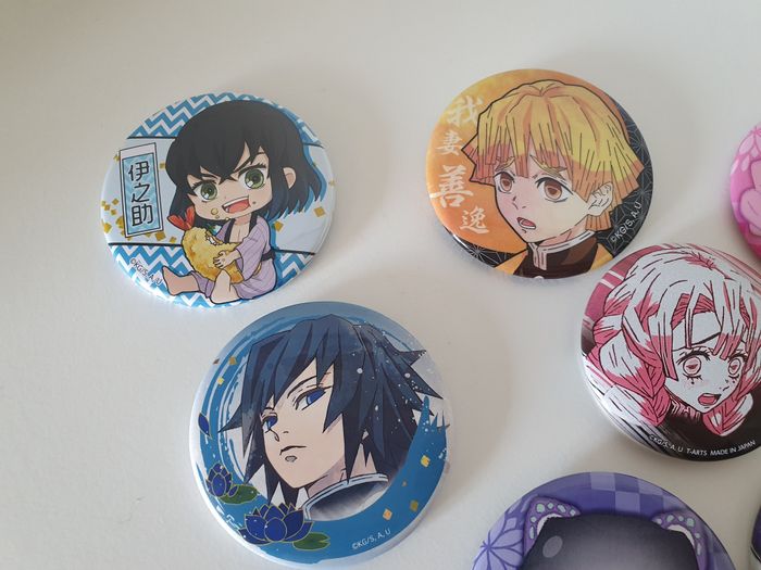 Lot de pin's / goodies demon slayer giyu zenitsu, kocho, mitsuri, Obanai, Tokito - photo numéro 3