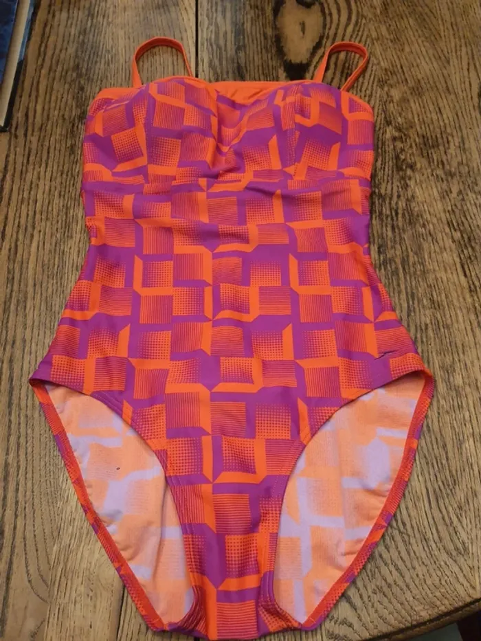 Maillot bain Speedo fr40 coussinets amovibles - photo numéro 2