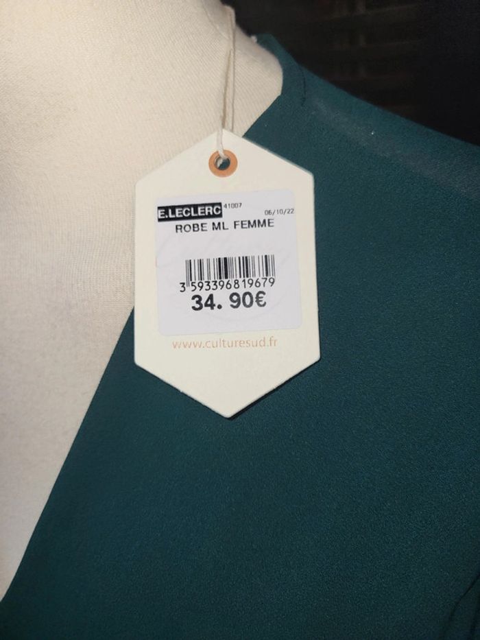 Robe neuve s/m - photo numéro 4