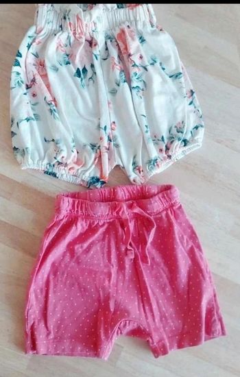 Lot 2 shorts fille 18-24 mois