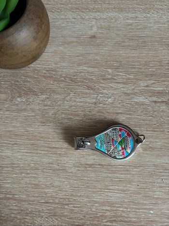 Coupe ongle et ouvre bouteille souvenir Rome