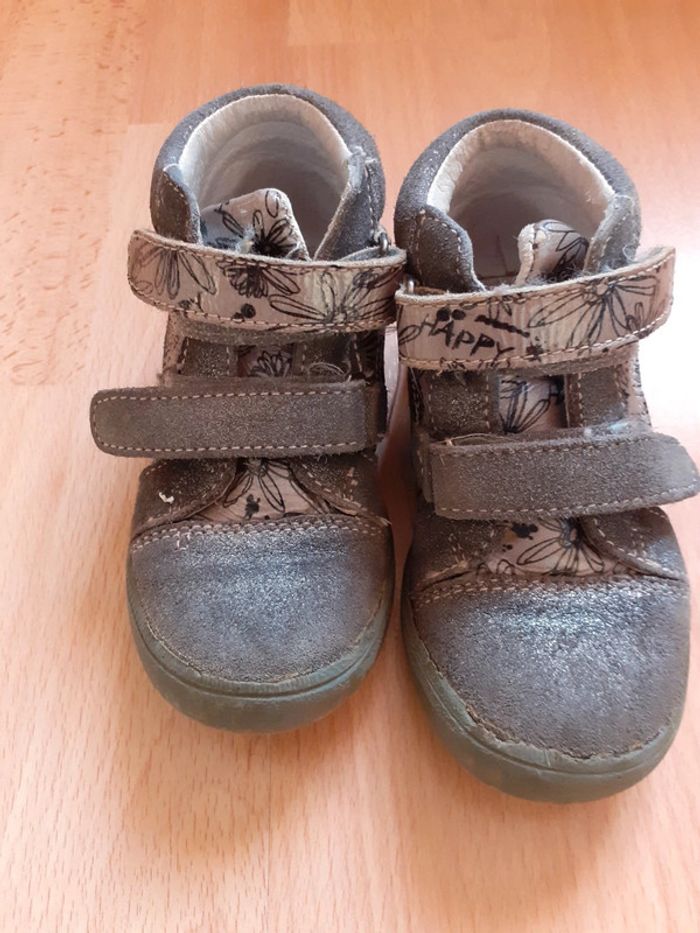 Chaussures GBB taille 24 fille