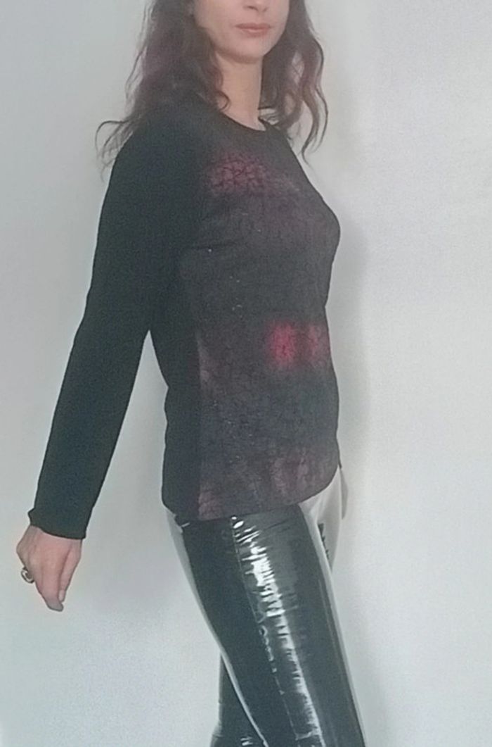 Pull fin noir et bordeaux strassé taille 42/44 - photo numéro 5