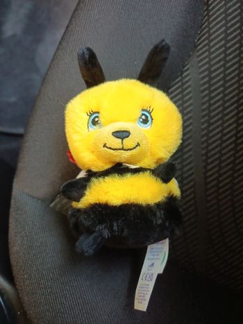 Petite peluche abeille Adoptable world