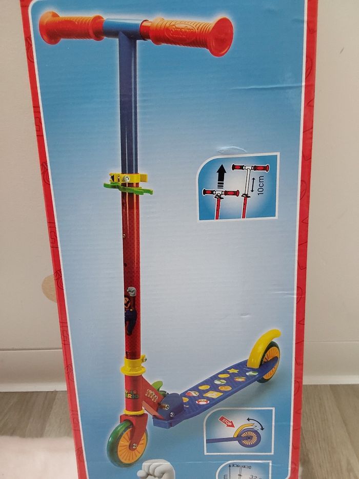 Trottinette pliable 2 roues - Super Mario - neuve - photo numéro 3