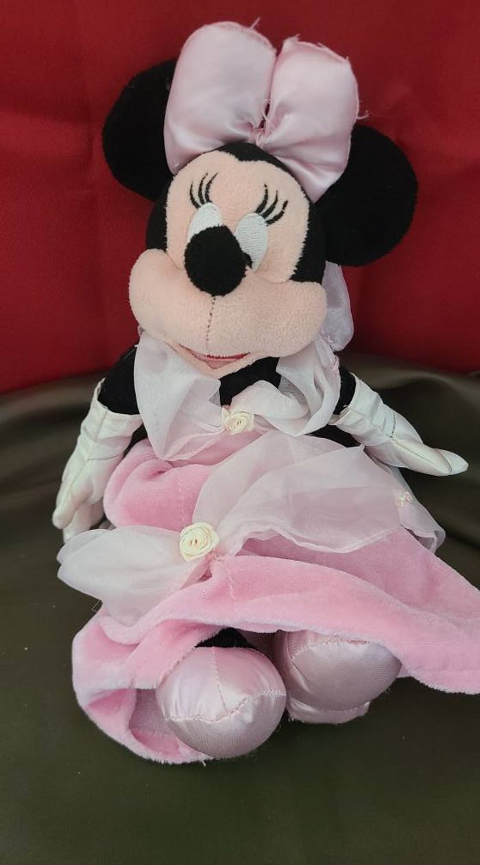 Doudou peluche MINNIE - Robe de mariée Rose - 28 cm - Disneyland Paris Disney - photo numéro 2