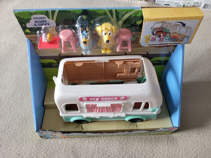 Bluey's ice cream truck playset - photo numéro 3
