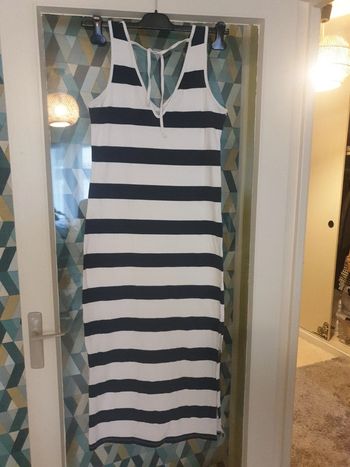 Robe d'été longue à bretelles rayée marine et blanc