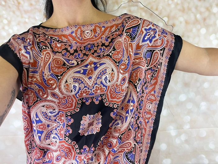 Top ZARA carré sans manche façon foulard - photo numéro 4