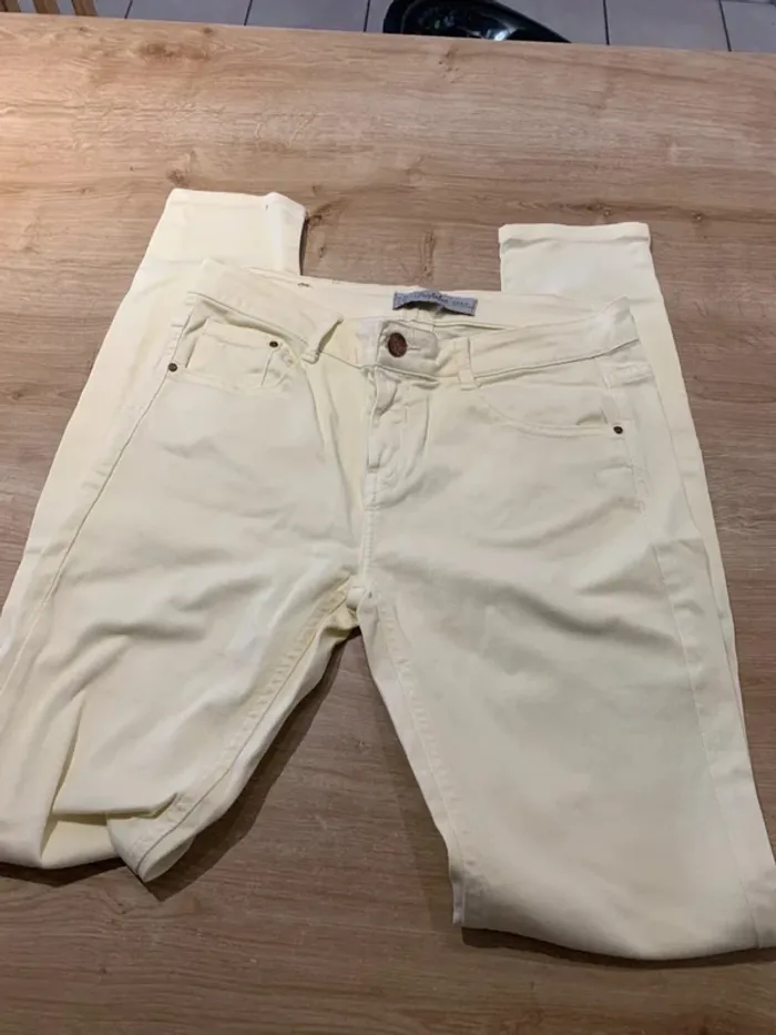 Jean jaune Zara - Taille 36 - photo numéro 3
