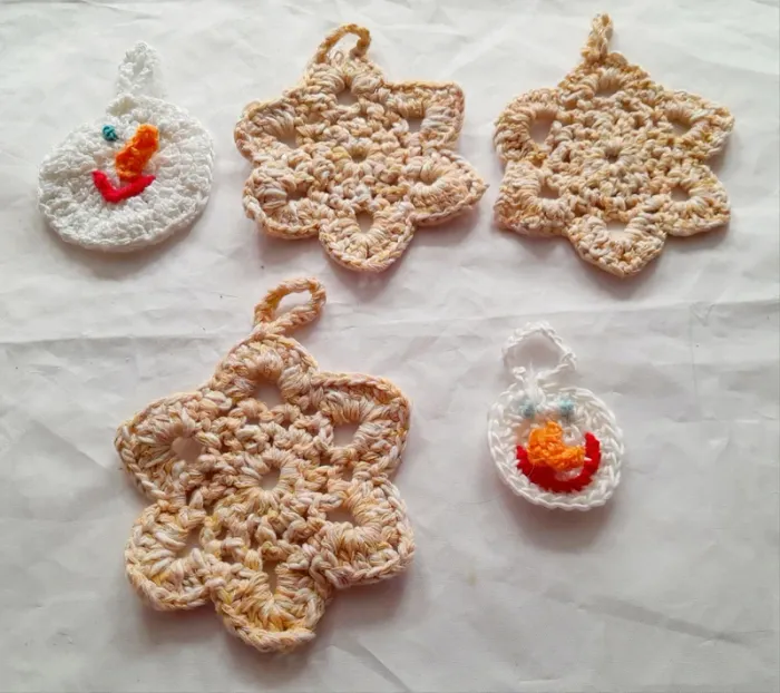 Lot de 5 suspension pour sapin de Noël faites main au crochet