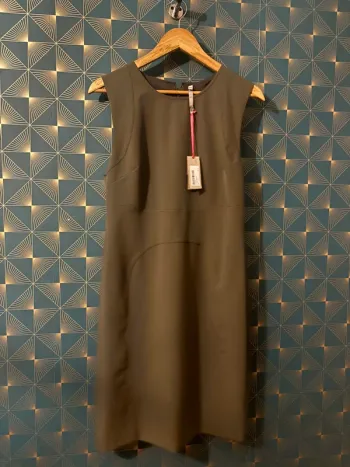 Robe droite neuve Scee