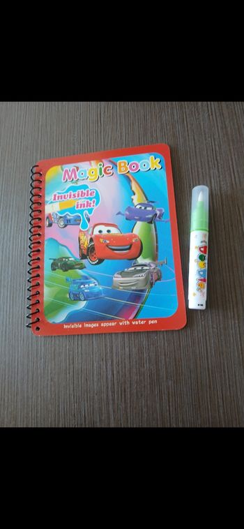 Album coloriage a eau cars disney