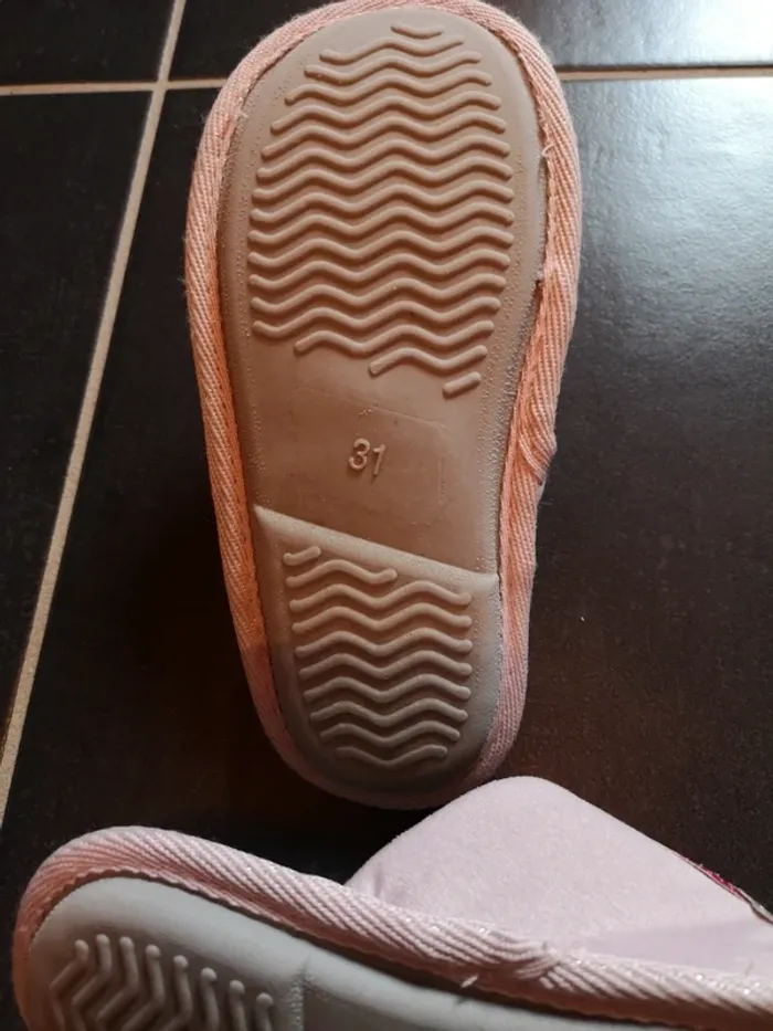 Chaussons pointure 31 - photo numéro 4