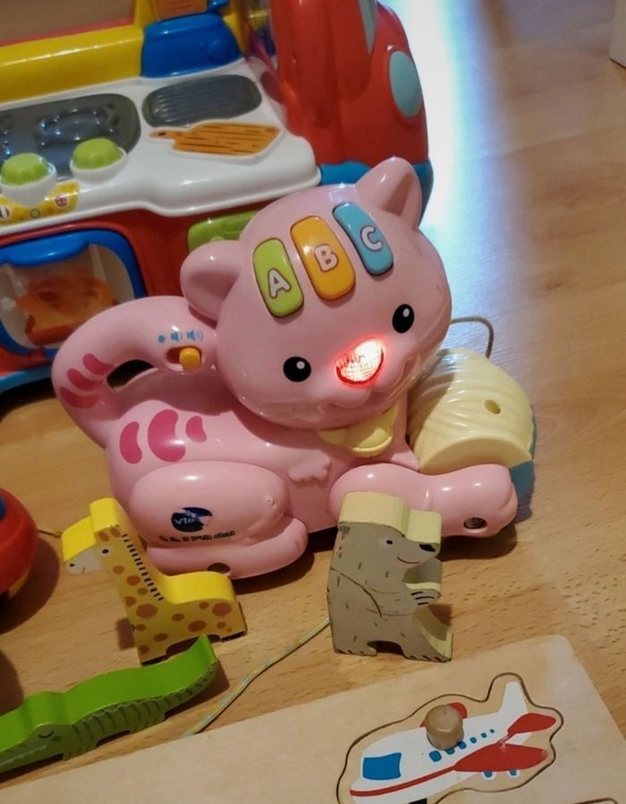 Lot jouets bébé - photo numéro 2