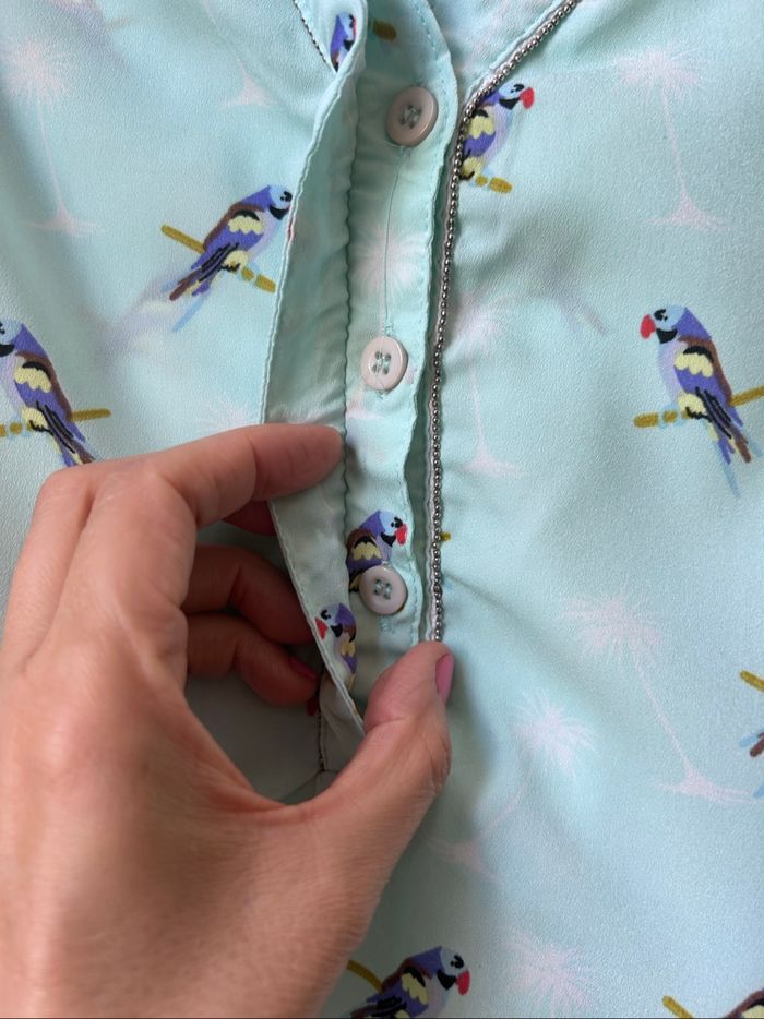 Blouse manches courtes, motifs  perroquets - photo numéro 4
