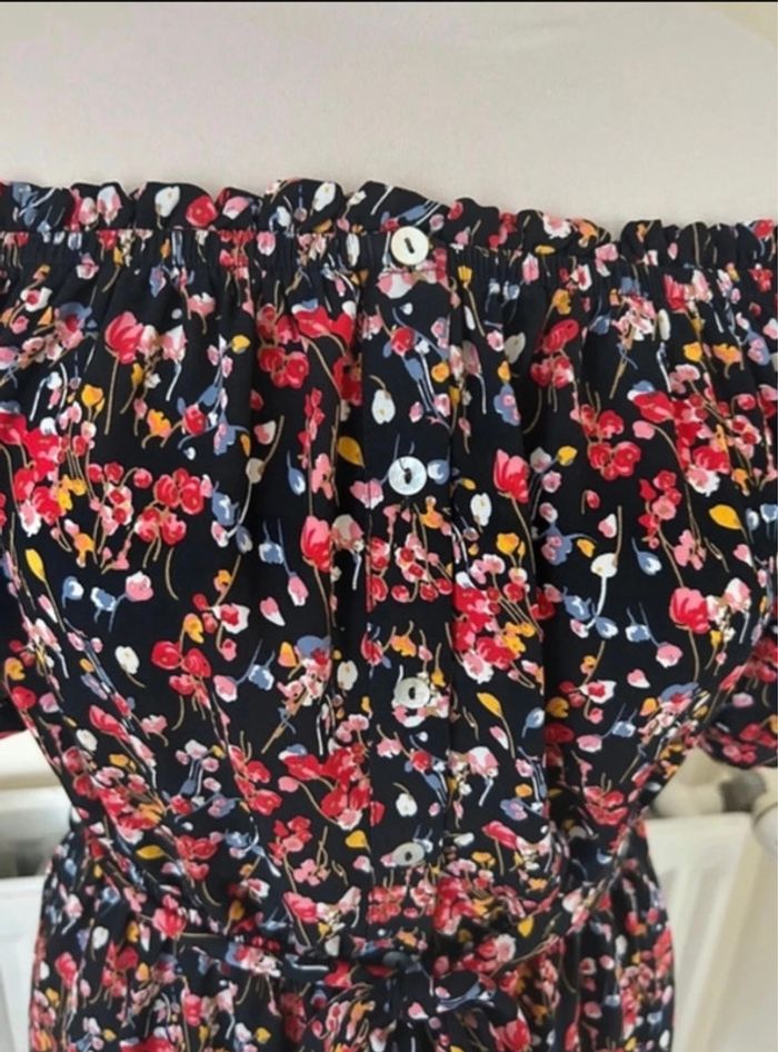 Robe fleurie, noire et rouge, Forever21 - photo numéro 4