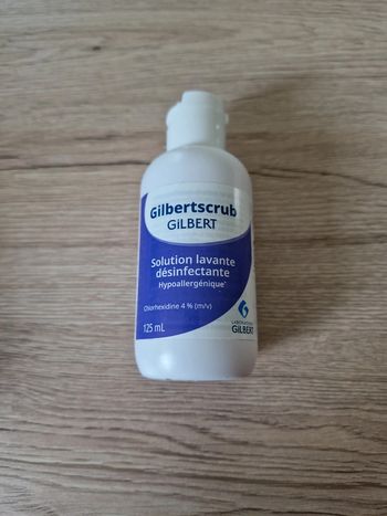 Solution lavante desinfectante