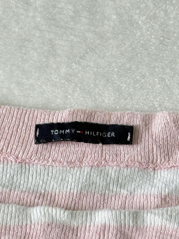 Pull rayé rose et blanc Tommy Hilfiger femme taille M en très bon état - photo numéro 5