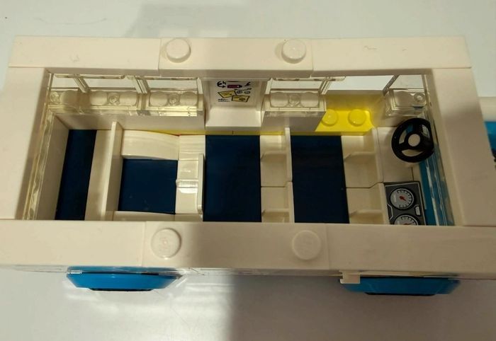 Lego Friends Le véhicule de mission d'Olivia 41333
- photo numéro 7