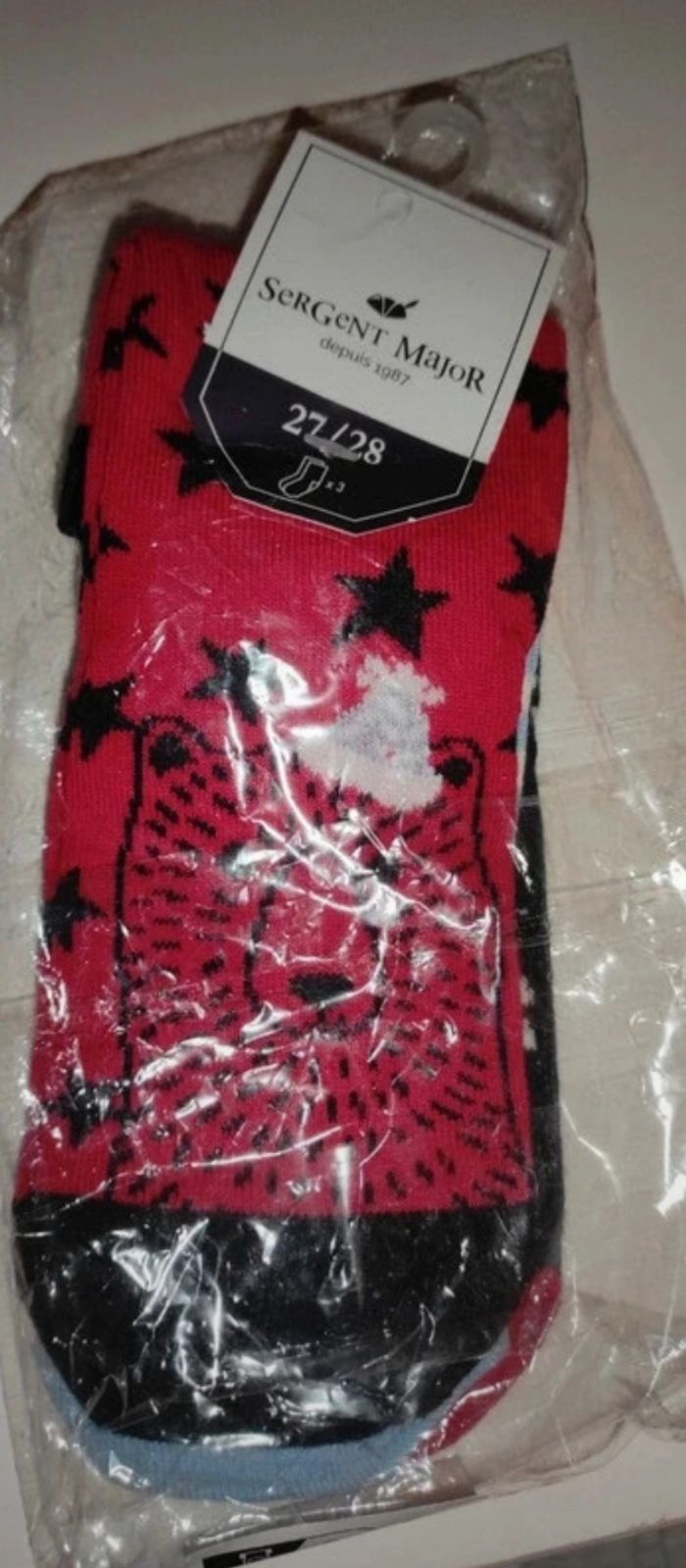 Lot de 3 paires de chaussettes neuves taille 27/28