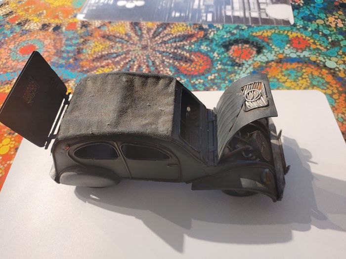 Jouet 2 cv en fer - photo numéro 2