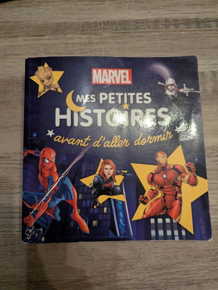 Vend livre les petites histoires avant d'aller dormir marvel 
En très bon état mais a des marques d'utilisation sur les couvertures