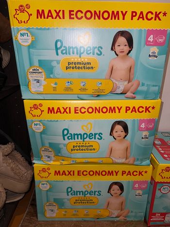 Lot 3 packs couche bébé Pampers premium T4
