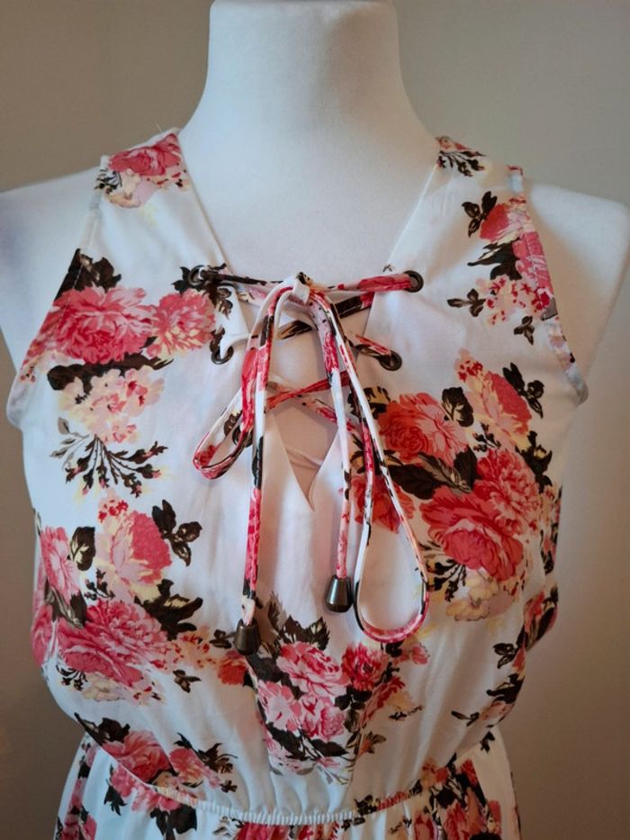 Robe blanche Fleurie fluide Colloseum taille S 36 - photo numéro 3