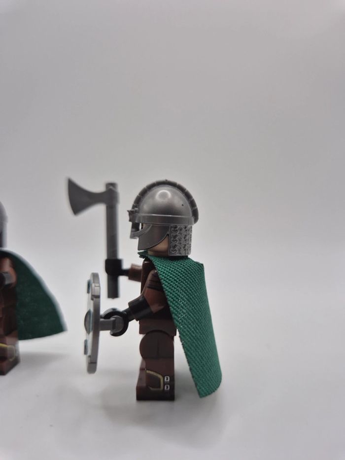 Figurines type lego 2 guerriers du rohan seigneur des anneaux / hobbit - photo numéro 4