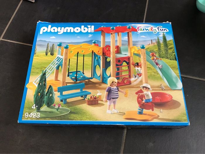 Playmobil Family Fun 9423 Parc de jeu avec toboggan complet - photo numéro 8