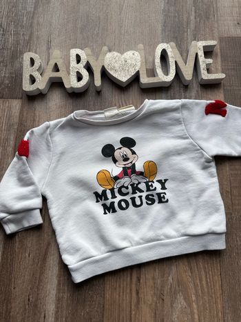 - Pull Zara  - 9 mois - bon état, tache sur le pull