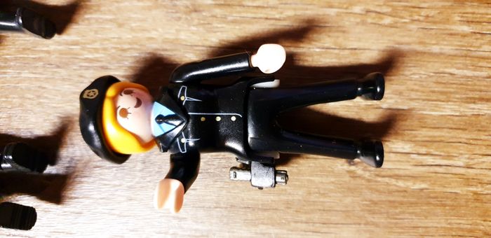 Playmobil - Lot de personnages (police) - photo numéro 6