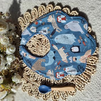 Bavoir forme fleur motifs animaux