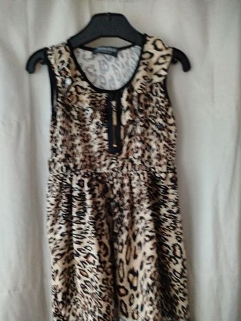 Robe été en très bon état taille 4 ans