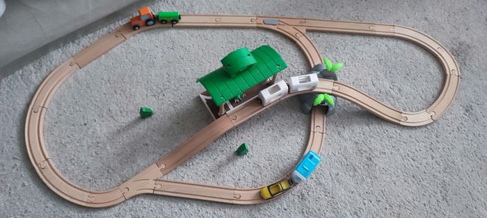 Joli circuit de petit train en bois Brio et Delta pont tunnel - photo numéro 1