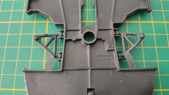 Châssis inférieur pièce détachée miniature Bburago burago Lamborghini Murciélago 1/18 #B81 - photo numéro 4