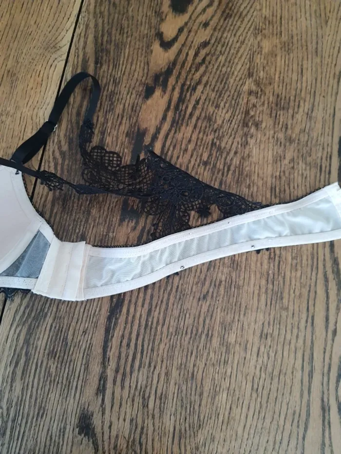 Magnifique Soutiens-gorge Hunkemöller fr 90A - photo numéro 13