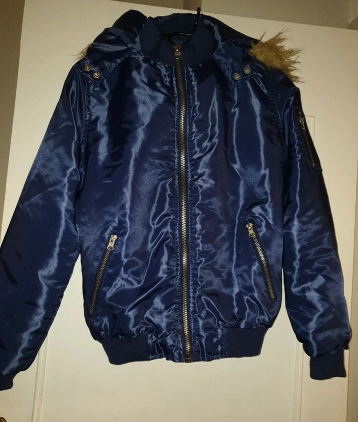 Blouson bleu électrique