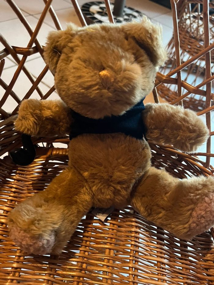 Ours en peluche avec pipe