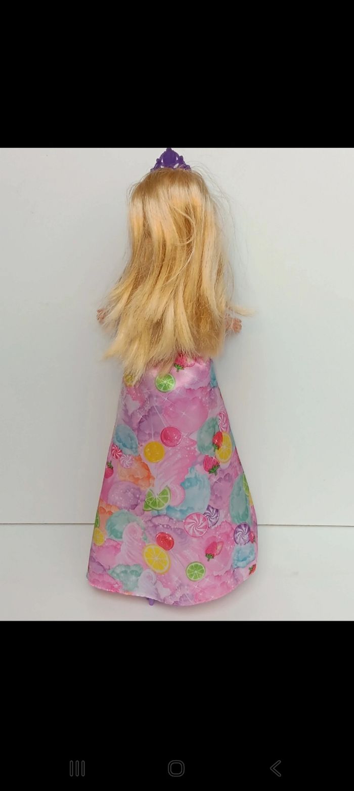 Poupée mattel barbie Dreamtopia royaume des bonbon
Poupée et ensemble compris - photo numéro 5