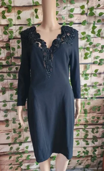 🌸Robe noire Dentelle Loricci Taille 40🌸