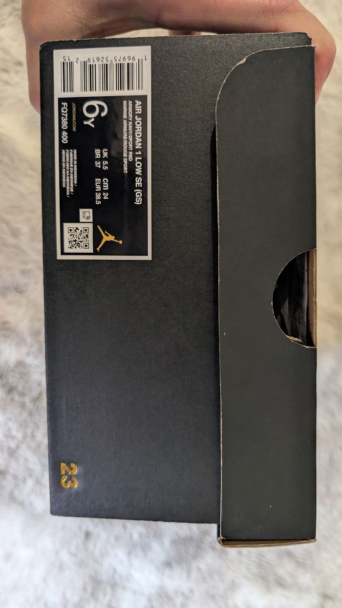 Baskets Air Jordan 1 Low SE (GS) 38,5 - photo numéro 10