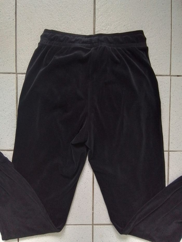 Bas de pyjama doux noir. - photo numéro 3