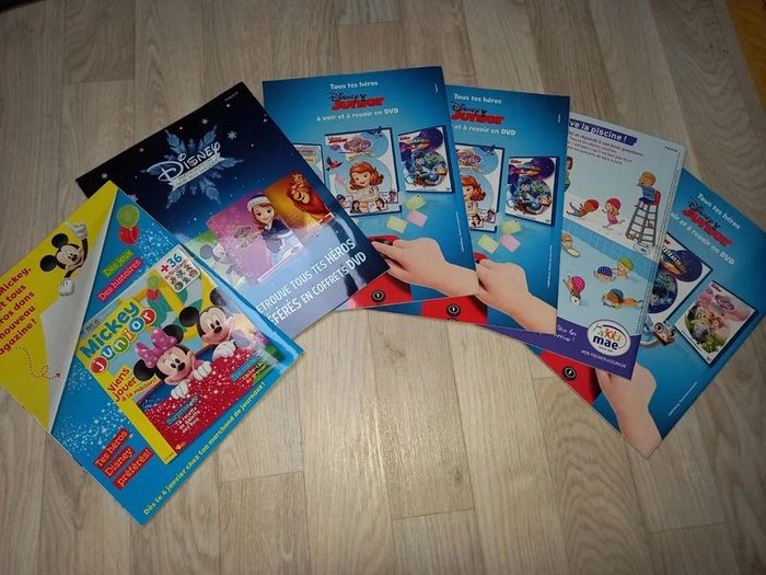 Lot de magazines Disney Junior - photo numéro 2