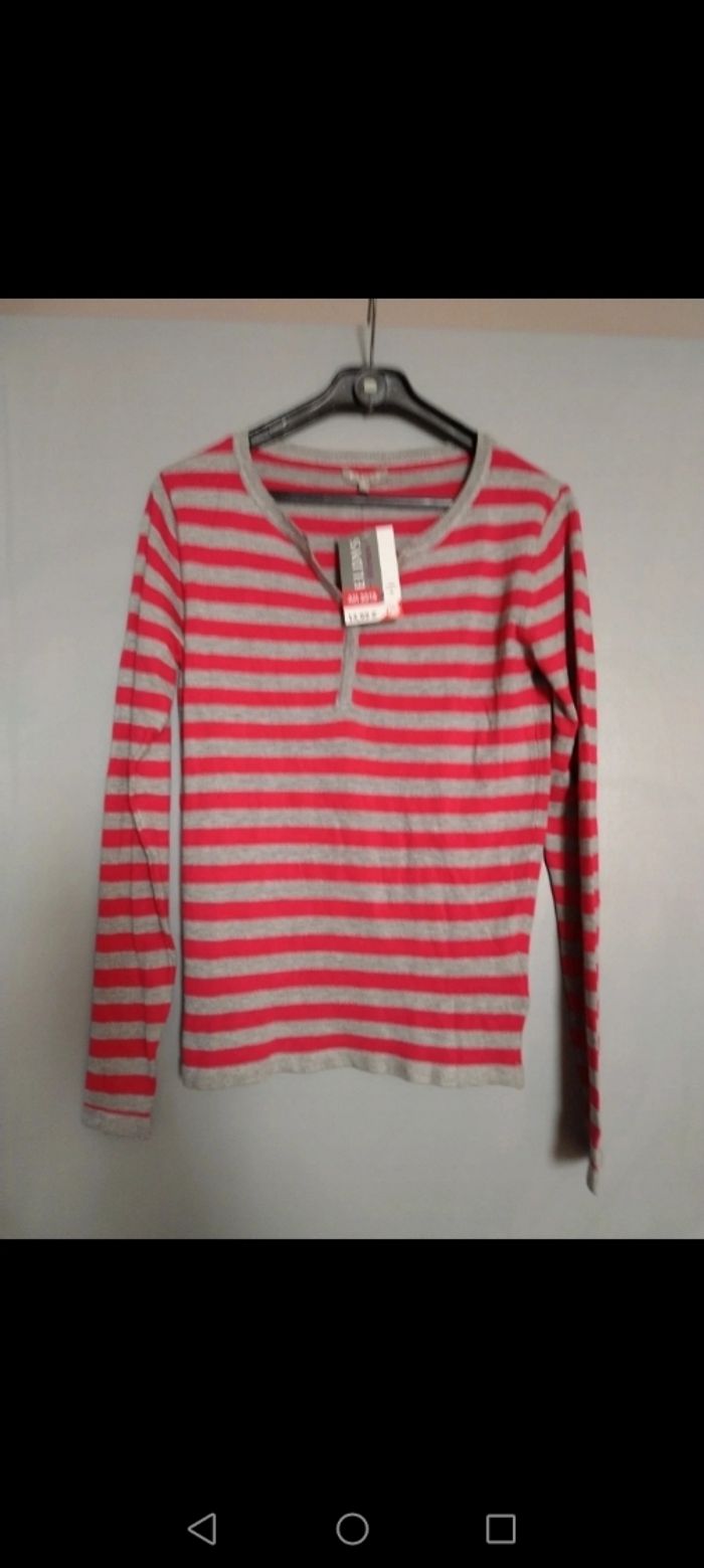 Lot robe neuve et 3 tee-shirts taille 36 - photo numéro 3