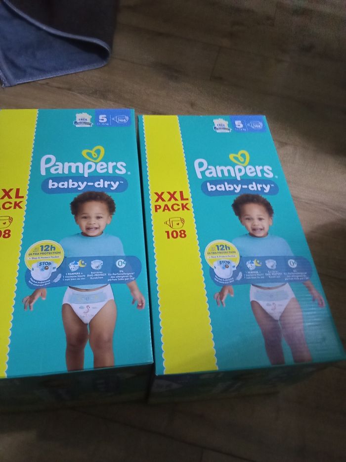 Couches Pampers baby dry