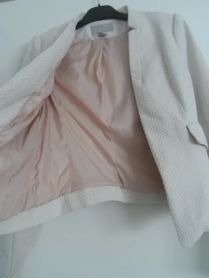 veste H ET M bien LIRE - photo numéro 3