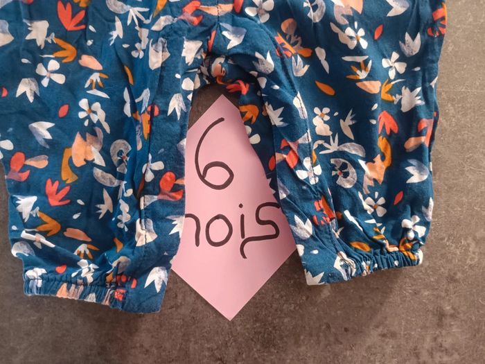 Combinaison bleue fleurie 6 mois - photo numéro 3